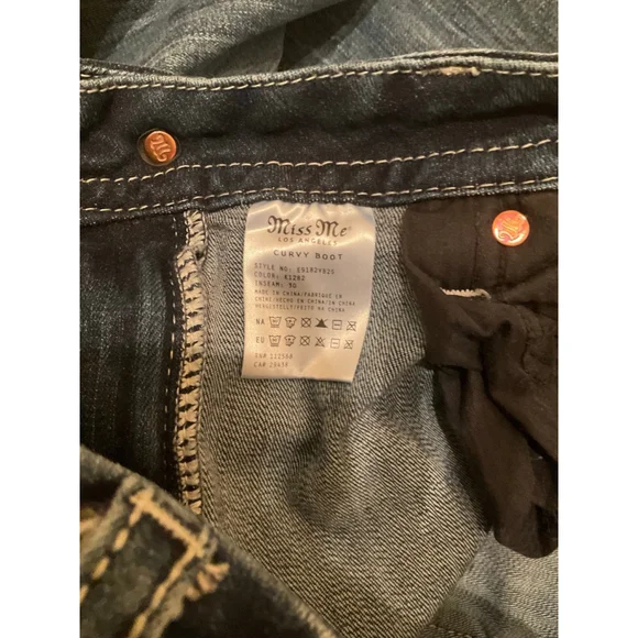 Miss Me Western Los Angeles Bootcut Jeans Size 32 Cross Pocket Embellished - Picture 9 of 9